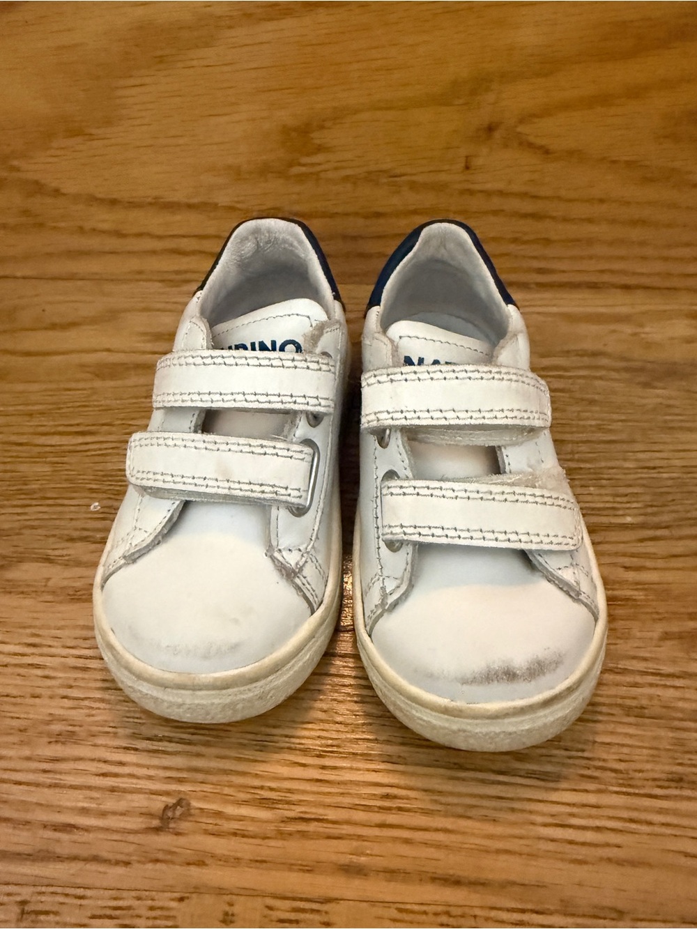 Naturino White Kids Sneakers with Navy Heel and Velcro